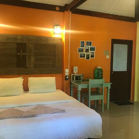 Chomjan Resort Koh Phayam Eksteriør bilde