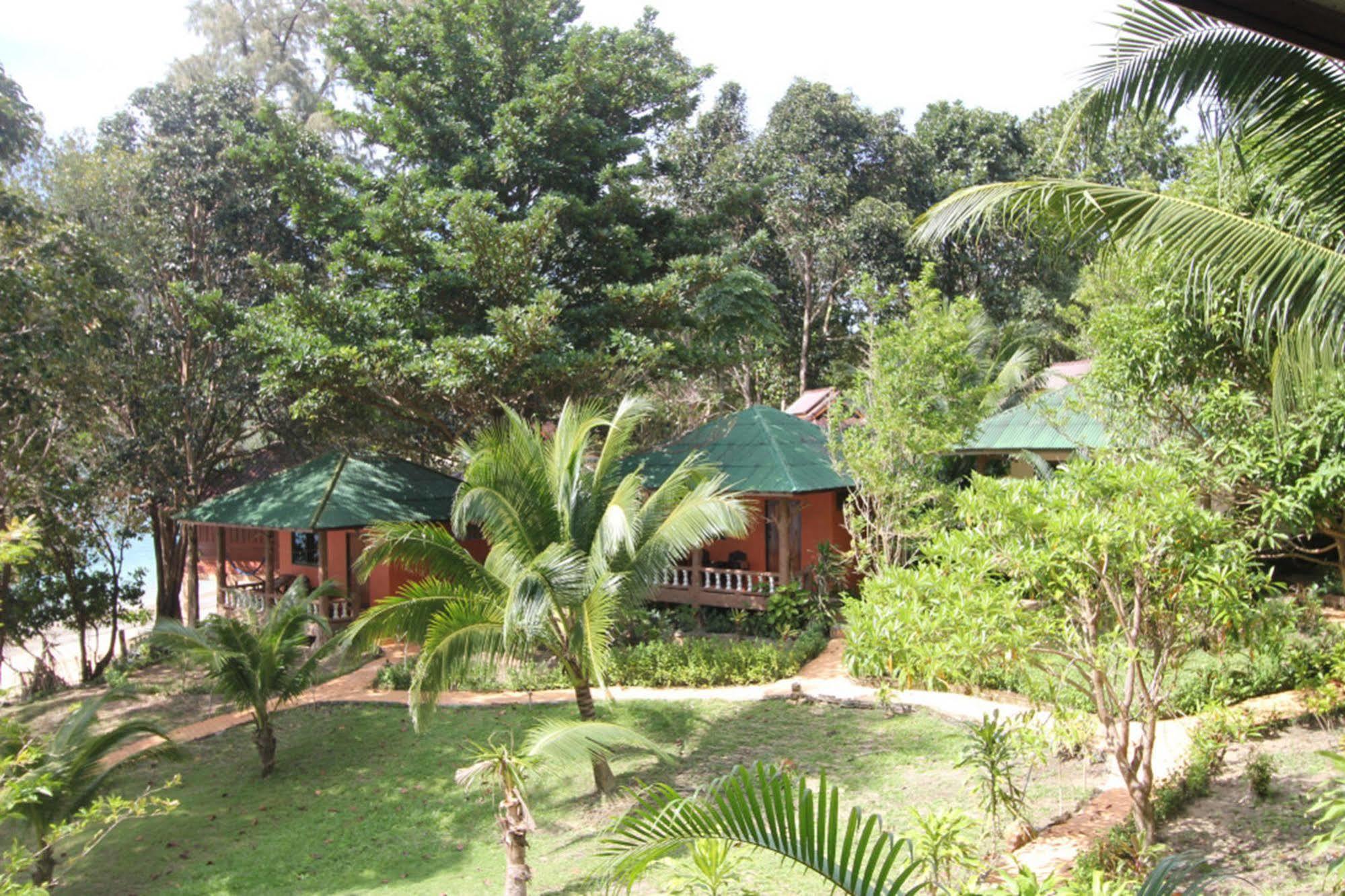 Chomjan Resort Koh Phayam Eksteriør bilde